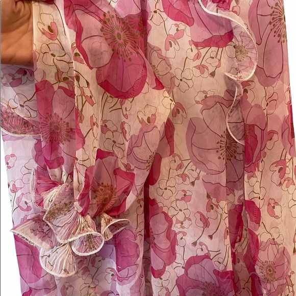 Beulah sheer blouse, beautiful floral print - Picture 2 of 4